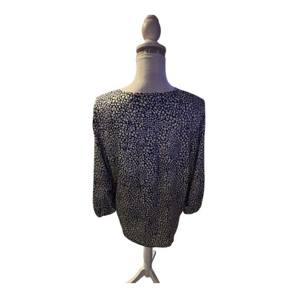 Finn & Grace Blue Patterned Blouse Size L - Picture 2 of 3